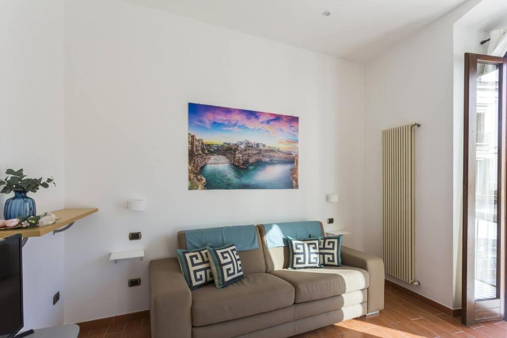 Dimora Donna Vittoria Apartment Bari Bagian luar foto