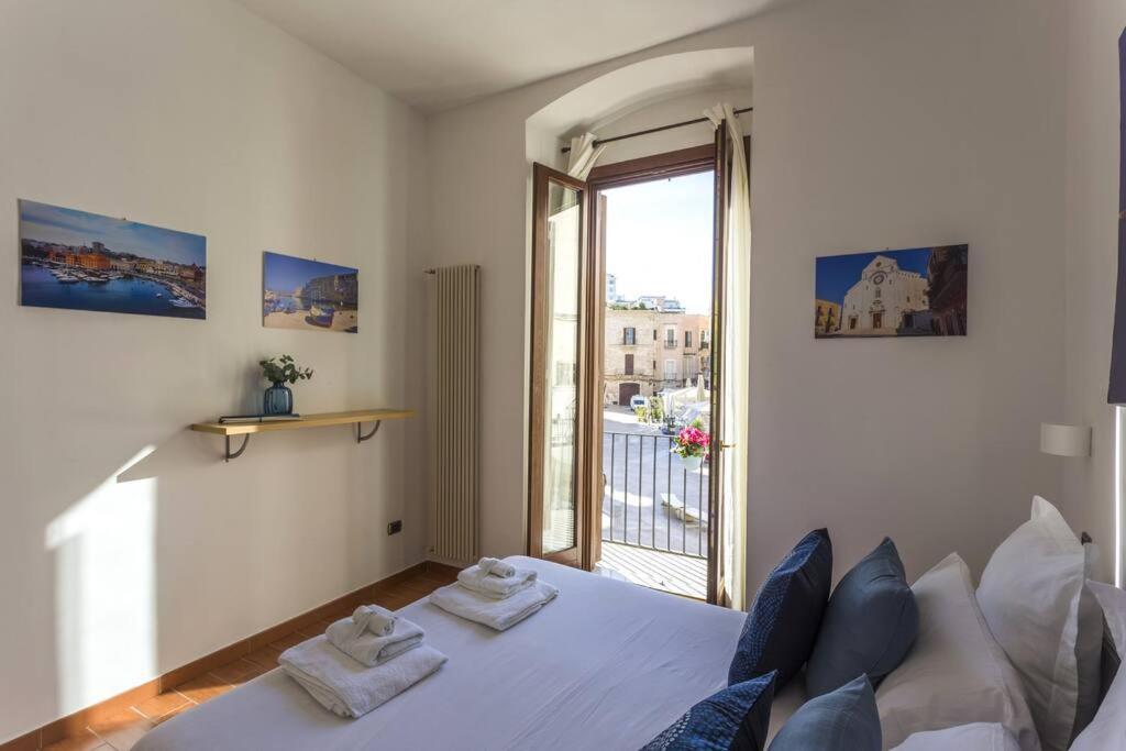 Dimora Donna Vittoria Apartment Bari Bagian luar foto