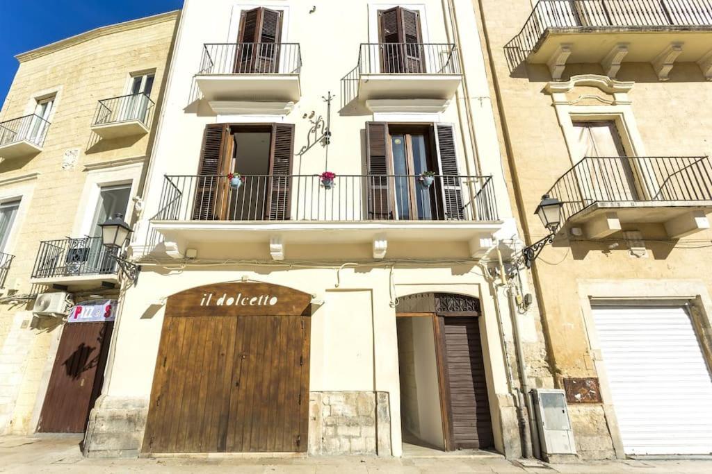 Dimora Donna Vittoria Apartment Bari Bagian luar foto