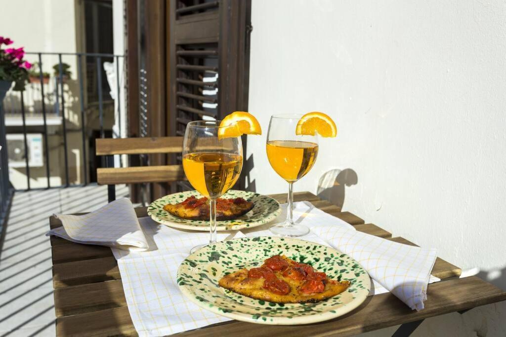 Dimora Donna Vittoria Apartment Bari Bagian luar foto