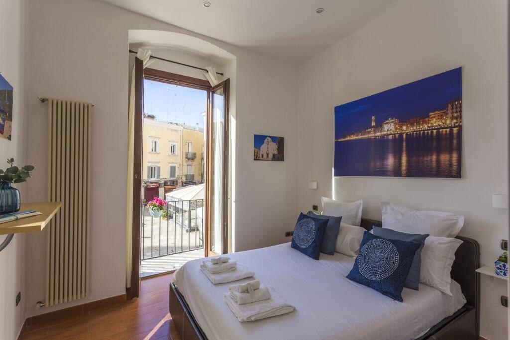 Dimora Donna Vittoria Apartment Bari Bagian luar foto