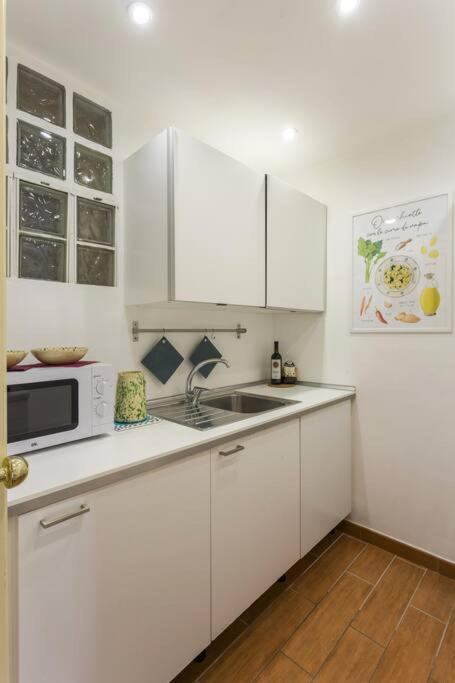 Dimora Donna Vittoria Apartment Bari Bagian luar foto